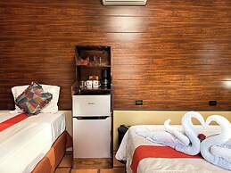 Hotel Heliconias Nature Inn & Hot Springs