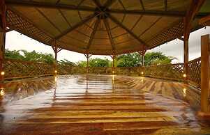 Hotel Heliconias Nature Inn & Hot Springs