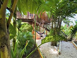 Hotel Heliconias Nature Inn & Hot Springs