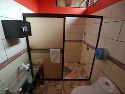 Hotel Heliconias Nature Inn & Hot Springs