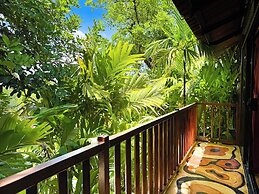 Hotel Heliconias Nature Inn & Hot Springs