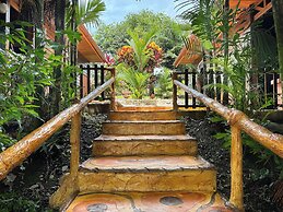 Hotel Heliconias Nature Inn & Hot Springs