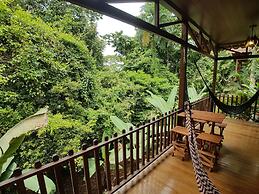 Hotel Heliconias Nature Inn & Hot Springs