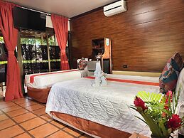 Hotel Heliconias Nature Inn & Hot Springs