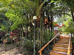 Hotel Heliconias Nature Inn & Hot Springs