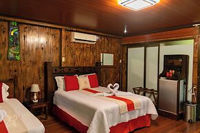 Hotel Heliconias Nature Inn & Hot Springs