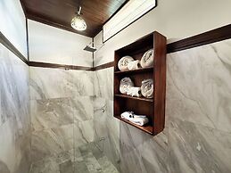 Hotel Heliconias Nature Inn & Hot Springs