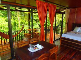 Hotel Heliconias Nature Inn & Hot Springs