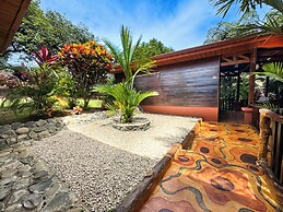 Hotel Heliconias Nature Inn & Hot Springs