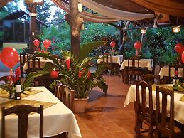 Hotel Heliconias Nature Inn & Hot Springs