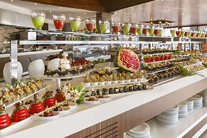 Ramada Resort by Wyndham Akbuk