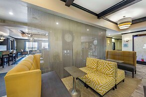 Best Western Plus Emerald Inn & Suites