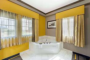 Best Western Plus Emerald Inn & Suites