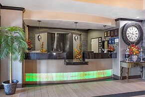Best Western Plus Emerald Inn & Suites