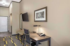 Best Western Plus Emerald Inn & Suites