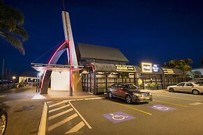 Nightcap at Kawana Waters Hotel