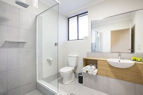 Nightcap at Kawana Waters Hotel