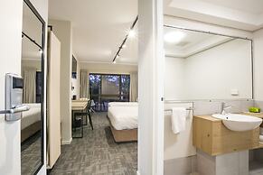 Nightcap at Kawana Waters Hotel