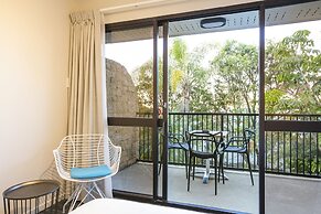 Nightcap at Kawana Waters Hotel