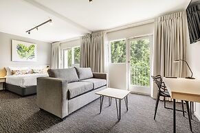 Nightcap at Findon Hotel