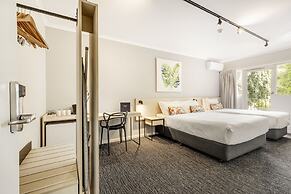 Nightcap at Findon Hotel