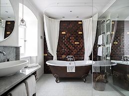 LA Maison Hotel