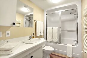 Eldey Airport Hotel