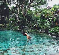 Labak River Hotel by EPS