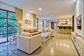 Labak River Hotel by EPS