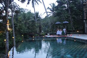 Labak River Hotel by EPS