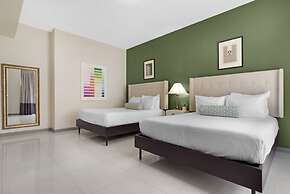 Roami at Habitat Brickell