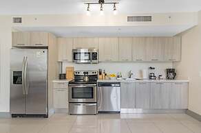 Roami at Habitat Brickell