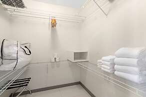 Roami at Habitat Brickell