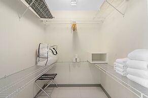 Roami at Habitat Brickell