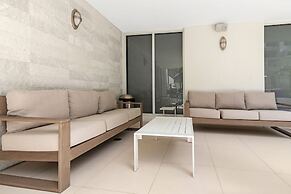 Roami at Habitat Brickell