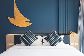 The Blue Pearl Kata Hotel