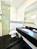 The Blue Pearl Kata Hotel