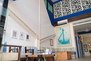 The Blue Pearl Kata Hotel