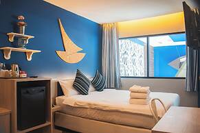 The Blue Pearl Kata Hotel