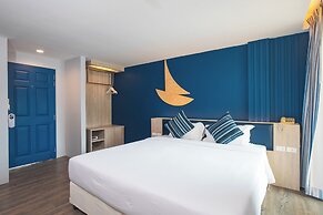 The Blue Pearl Kata Hotel