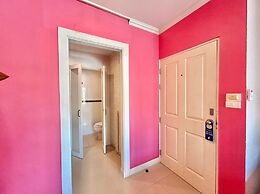 The Blue Pearl Kata Hotel