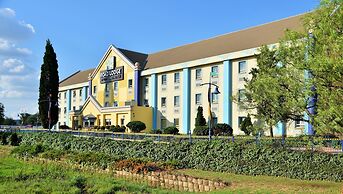 Road Lodge Carnival City