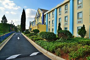 Road Lodge Carnival City