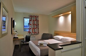 Road Lodge Carnival City