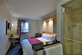 Road Lodge Carnival City
