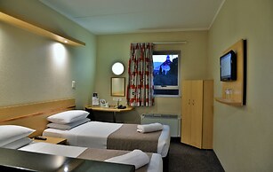 Road Lodge Carnival City