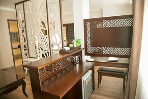 City Bay Palace Hotel