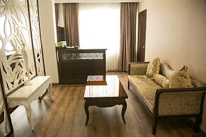 City Bay Palace Hotel