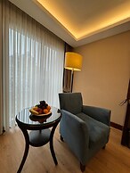 Grand Aras Hotel & Suites