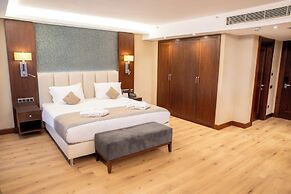 Grand Aras Hotel & Suites